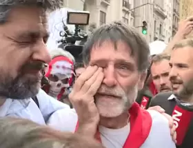 Paco Oliveira fue reprimido