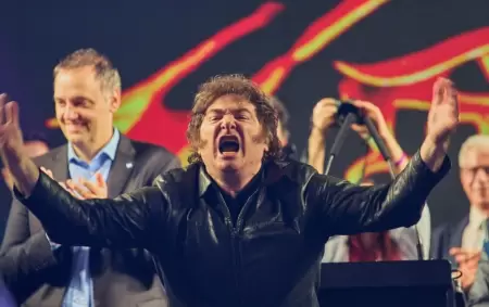 Milei arremetió contra el PRO y Santoro en un cierre de campaña cargado de furia libertaria