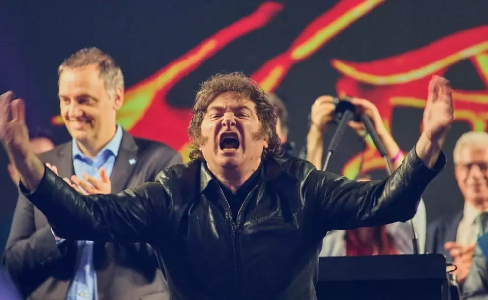 Milei arremetió contra el PRO y Santoro en un cierre de campaña cargado de furia libertaria: "La mierd... del Estado"