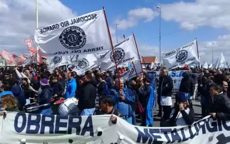 Acatamiento multitudinario al paro de la UOM en el sur del país