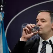 El Gobierno de La Libertad Avanza da marcha atrs: los dlares del colchn seguirn descansando