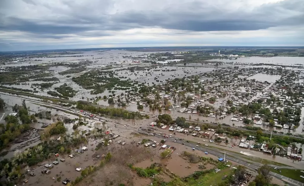 Casi 3.000 evacuados y tres desaparecidos por el peor temporal en décadas en la provincia de Buenos Aires