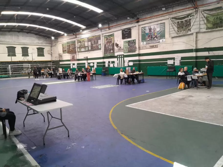 Las colas casi no existieron por la baja participación en las elecciones porteñas.
