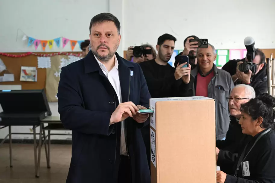 El momento de la votación de Santoro