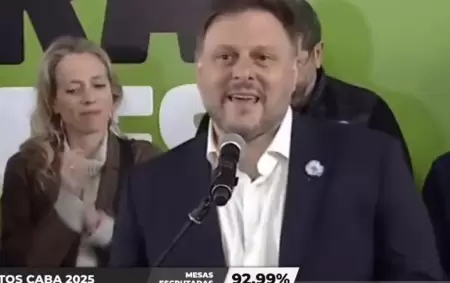 Leandro Santoro en su discurso tras los resultados de las Legislativas