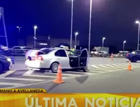 Persecución y choque en la autopista 9 de Julio sur: cinco detenidos y una mujer en grave estado