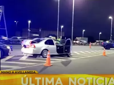 Persecución y choque en la autopista 9 de Julio sur: cinco detenidos y una mujer en grave estado