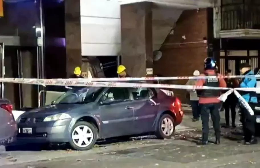 Personal de Bomberos de la Ciudad acudió esta madrugada a la calle Sánchez de Bustamante al 1800