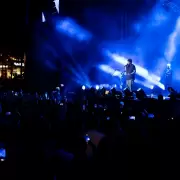 Con polémicas y celebraciones Melendi vuelve a Buenos Aires: un ícono de la música que se reinventa