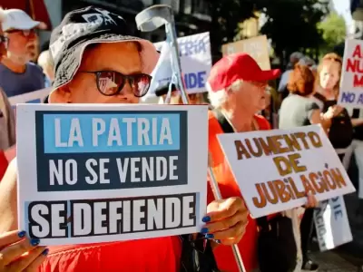 "La patria no se vende, se defiende": todos los mircoles los jubilados luchan por sus derechos