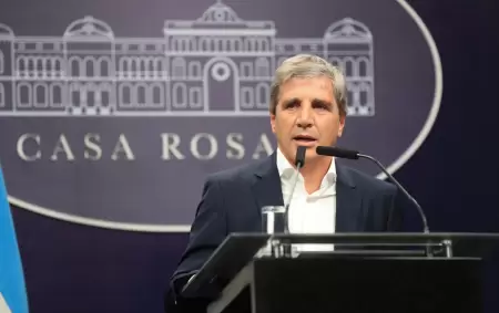 Caputo se enojó con un periodista.