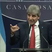 Luis Caputo, entre el "patriotismo" y la agresión: el ministro se cruzó con Delfina Rossi tras las críticas por el vínculo con JP Morgan