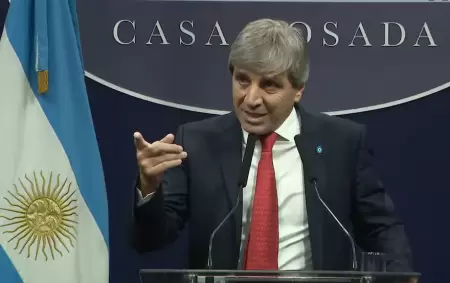 Caputo se cruz con Delfina Rossi