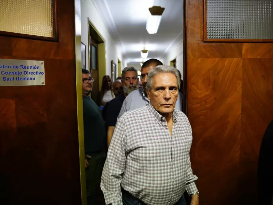 Carlos Acuña se va de la CGT