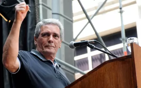Carlos Acuña se va de la CGT