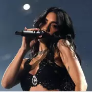 Amor, música y mensaje político: la noche mágica de Lali en Vélez y la emotiva dedicatoria de Pedro Rosemblat