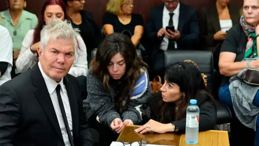 Las hijas de Diego Maradona durante la segunda audiencia del juicio por su muerte