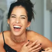 De una relación violenta a un amor que le pasea "la nena": Cande Molfese presentó a su nuevo novio