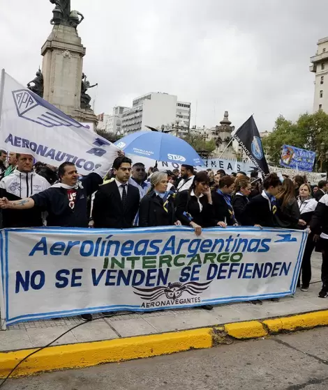 Trabajadores aeronáuticos realizaron medidas de fuerza en contra de la privatización de Aerolíneas Argentinas