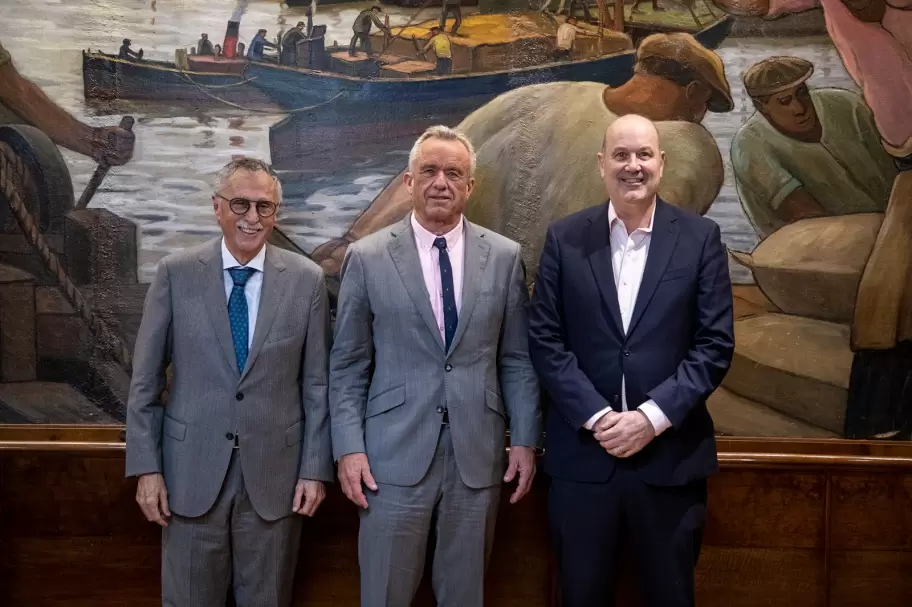 El anuncio tuvo como escenario una reunión entre el ministro de Salud, Mario Lugones y Robert Kennedy Jr.