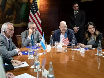 El anuncio tuvo como escenario una reunión entre el ministro de Salud, Mario Lugones y Robert Kennedy Jr.