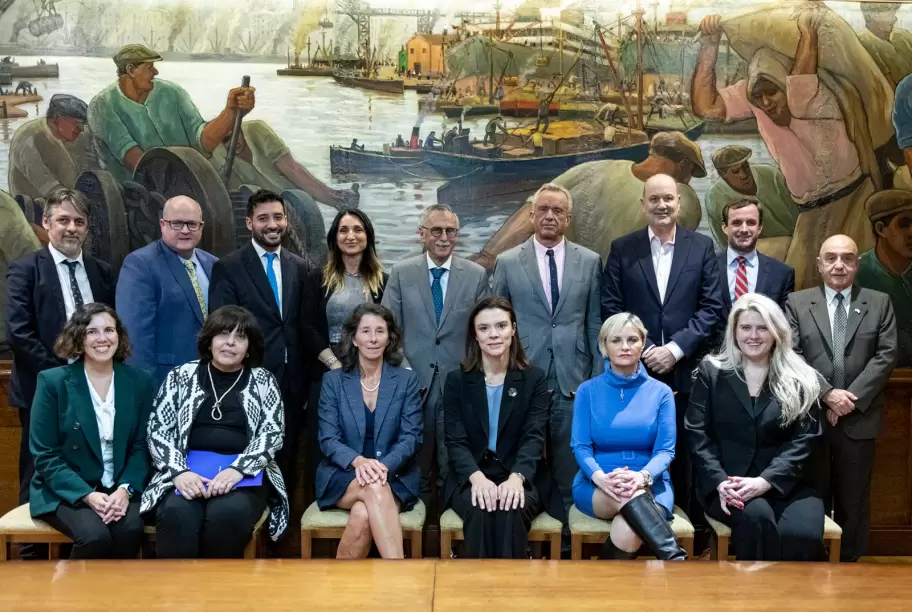 El anuncio tuvo como escenario una reunión entre el ministro de Salud, Mario Lugones y Robert Kennedy Jr.