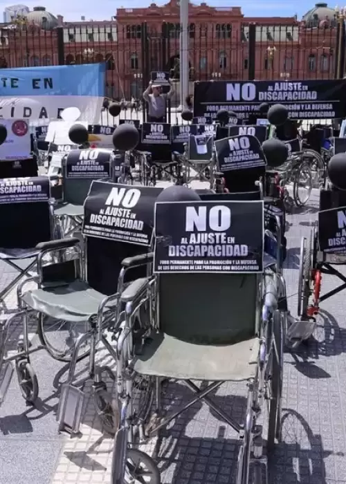 Aranceles congelados, pagos que llegan a los 90 o 120 días, autorizaciones frenadas sin explicación y una burocracia cruel e insensible.