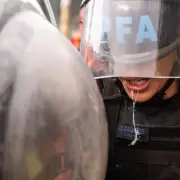 "La cámara es una herramienta de justicia social": el fotoperiodismo como trabajo de riesgo en la Argentina de Milei