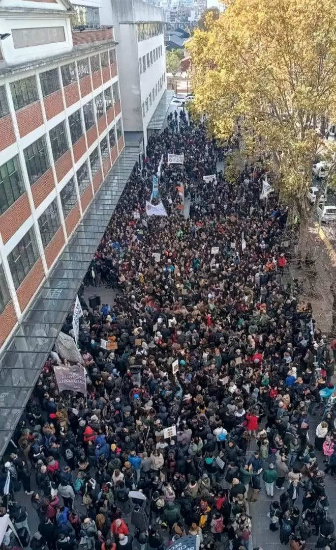Bajo el lema "sin ciencia no hay futuro", miles de científicos salieron a las calles