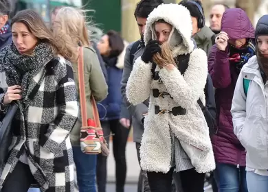 El frío extremo continuará durante todo el fin de semana, aunque habrá sol para disfrutar.