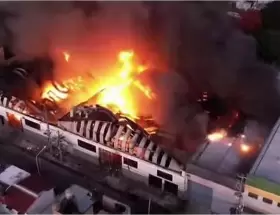 Un incendio arrasó con una pañalera en La Matanza y sembró pánico