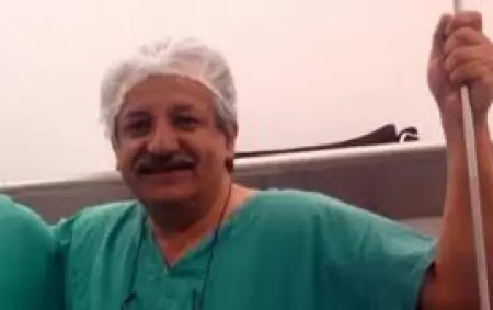 Osmar Guillermo Ávila Rodríguez, médico otorrinolaringólogo de 67 años, oriundo de Colombia