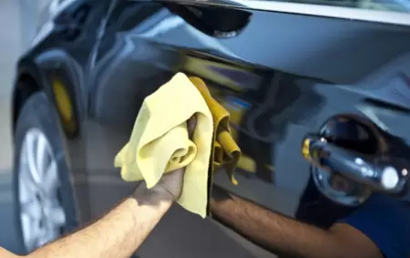 El encerado premium del lavado de autos puede llevar el precio a más de 200 mil pesos.