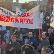 Protesta y corte total en Puente La Noria: feriantes de La Salada exigen la reapertura de la feria tras la detencin de Jorge Castillo