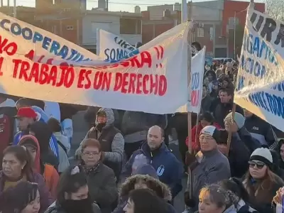 Corte total en Puente La Noria por reclamo de trabajadores de La Salada