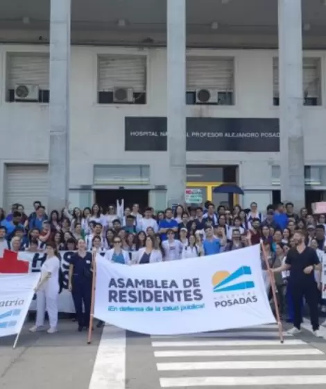 Los residentes del Hospital Posadas se prendieron al conflicto salarial.