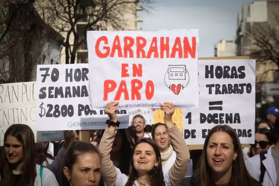 Los residentes del Hospital Garrahan prendieron la mecha y ahora se sumó el Posadas.