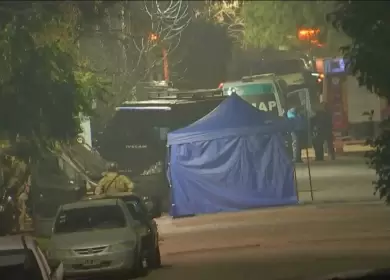 Después de 10 horas atrincherado, se suicidó el policía de la Ciudad que mató a la novia de su ex pareja