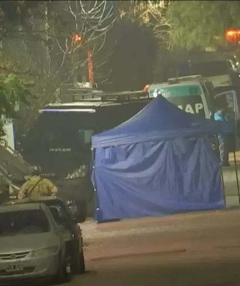 Después de 10 horas atrincherado, se suicidó el policía de la Ciudad que mató a la novia de su ex pareja
