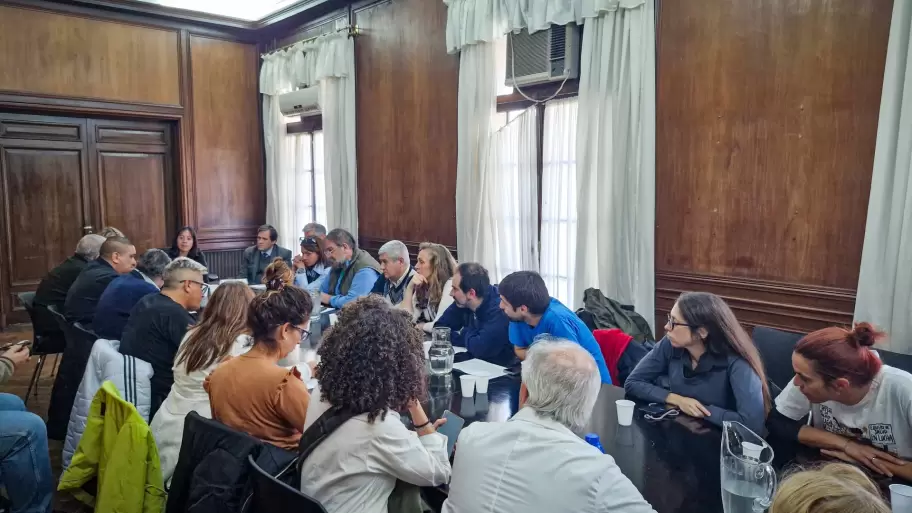 Trabajadores del Garrahan denunciaron que a la reunión no asistieron verdaderos representares del gobierno