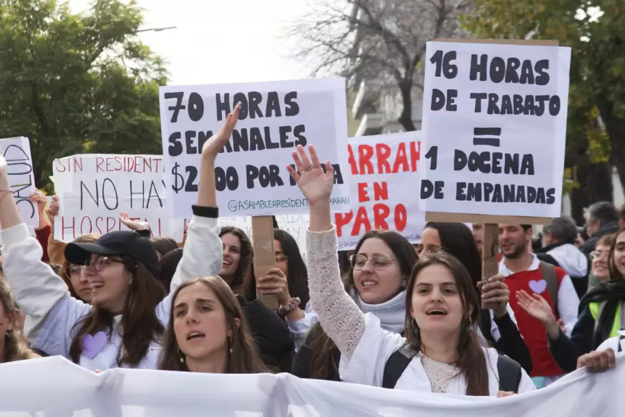Médicos y médicas del Garrahan en pie de lucha