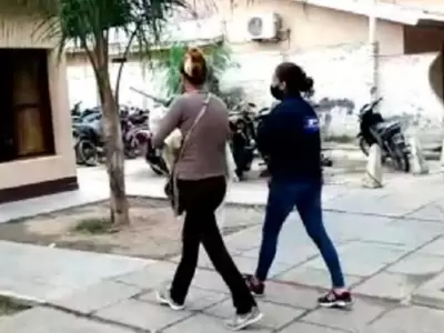 La mujer filmó golpizas a su bebé y las compartió con su ex en venganza