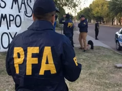 Un policía mató a un delincuente, hirió a otros dos y un menor está grave por una bala perdida