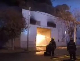 Incendio en una fábrica de plásticos en San Justo