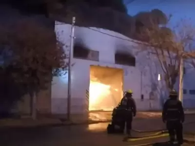 Incendio en una fábrica de plásticos en San Justo