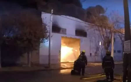 Incendio en una fábrica de plásticos en San Justo