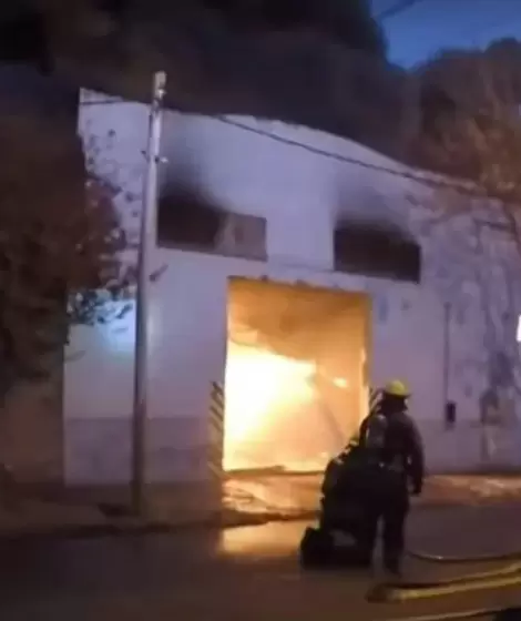 Incendio en una fábrica de plásticos en San Justo