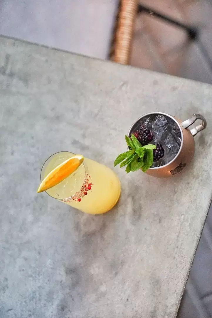 Del diseño a la barra: Juan Manuel Vázquez, el bartender argentino que conquistó la coctelería de Florida