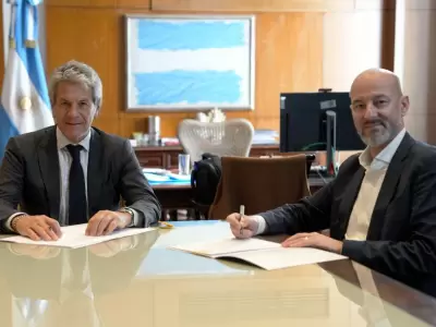 De la firma del convenio participaron el titular de AGIP, Germán Krivocapich, y el de ARCA, Juan Pazo.