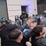 Tensión en el Instituto Perón: se llevaron detenido a Juan Grabois sin orden judicial y por la fuerza